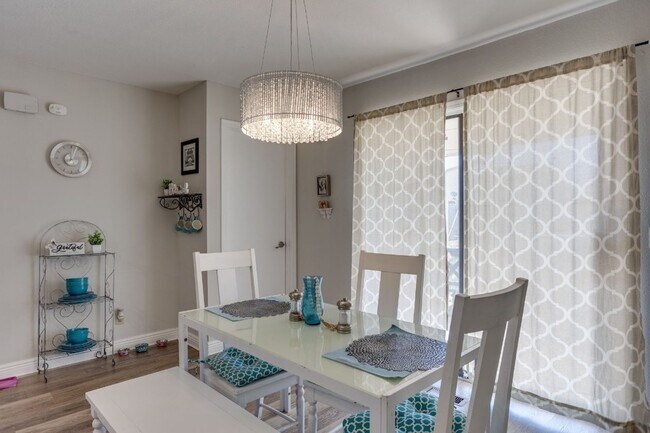 Building Photo - Charming Duplex in Norman!