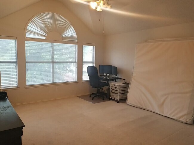 Building Photo - 7207 Juniper Dr