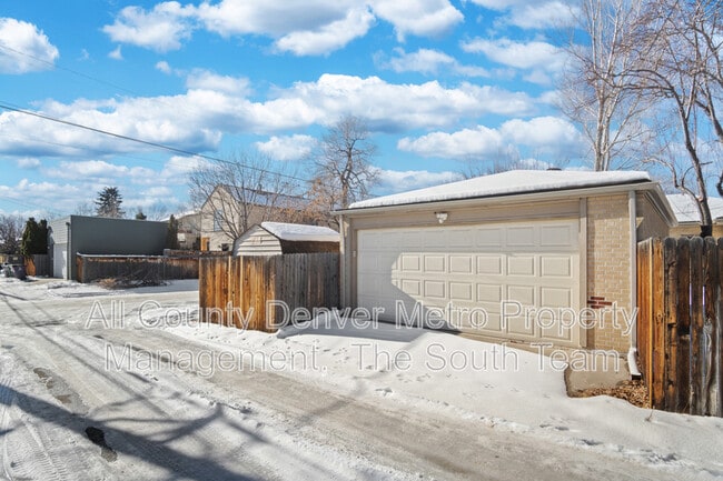 Building Photo - 2702 Meade St