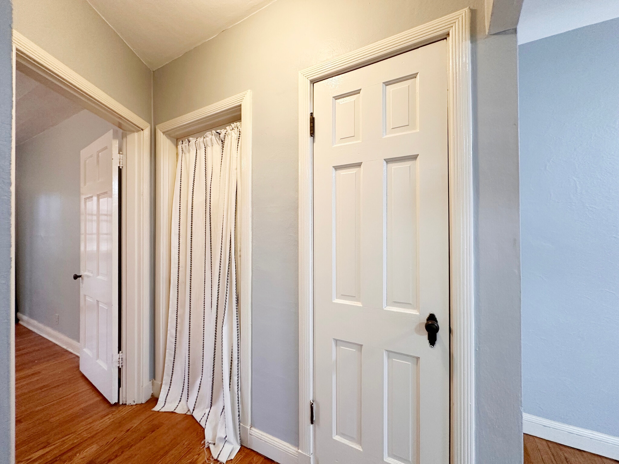 Building Photo - 5816 Mardel Ave