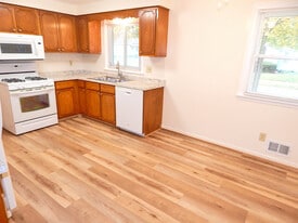 Building Photo - 132 Independence St