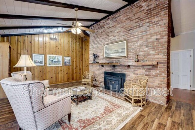 Building Photo - 289 Ashbrook Dr