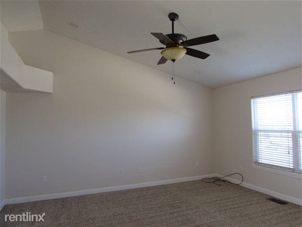 Building Photo - 18562 Laser Dr
