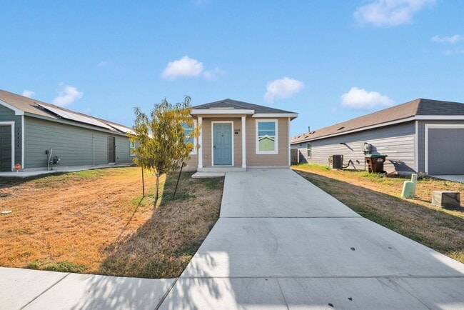 Building Photo - Cozy 3 Bed 2 Bath Home in Southton Meadows