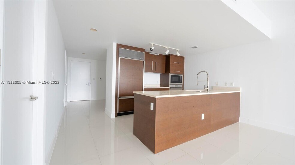 Building Photo - 475 Brickell Ave