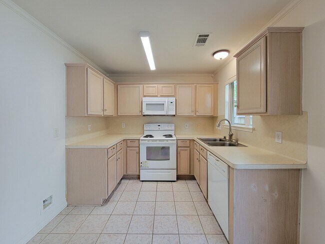 Building Photo - 11810 Rolling Stream Dr