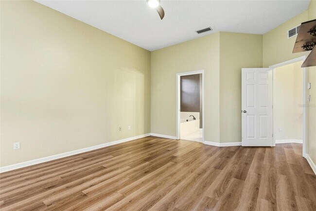 Building Photo - 7 Deerwood St