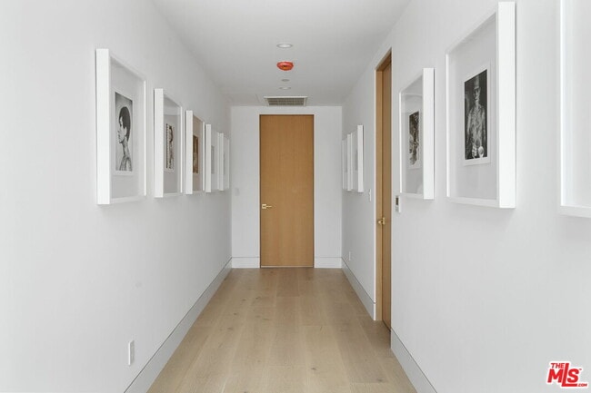 Building Photo - 738 Palms Blvd