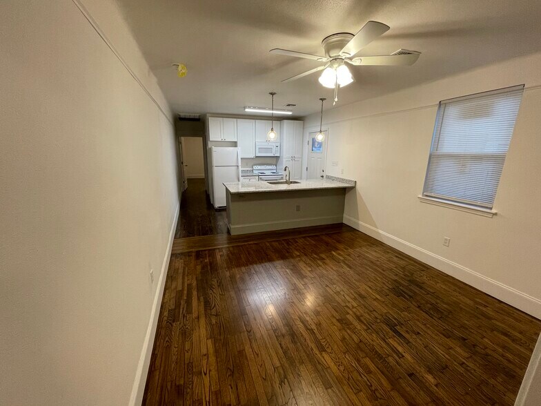 Building Photo - 3614 W Metairie Ave N