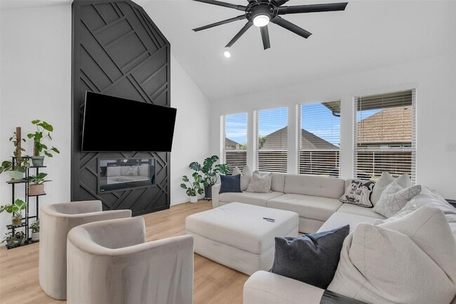 Building Photo - 2428 Mankato Dr