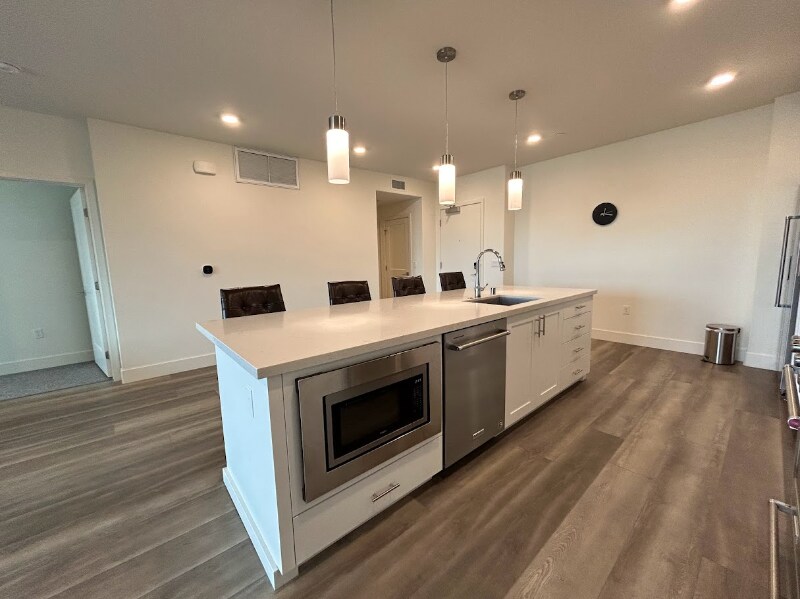 Building Photo - 3578 Rambla Pl