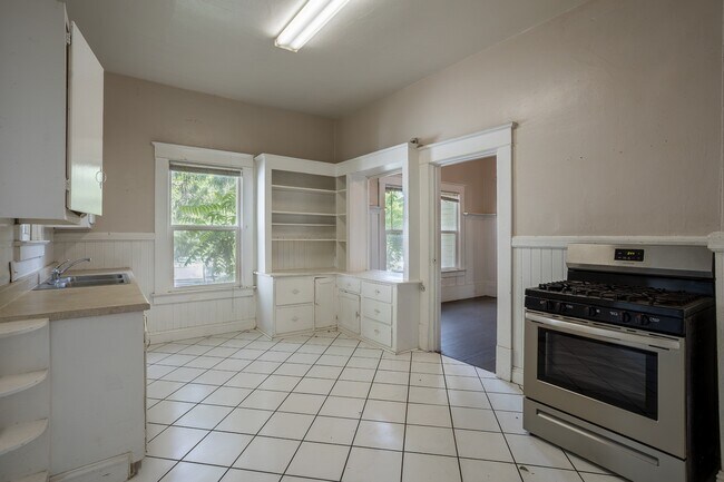 Building Photo - 278 Humboldt Ave