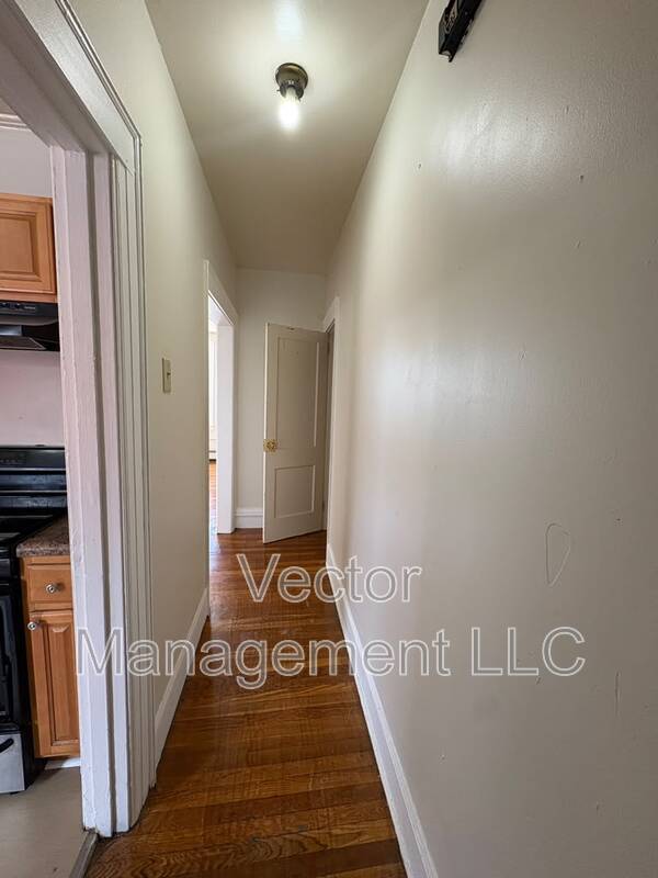Building Photo - 1160 Dixwell Ave