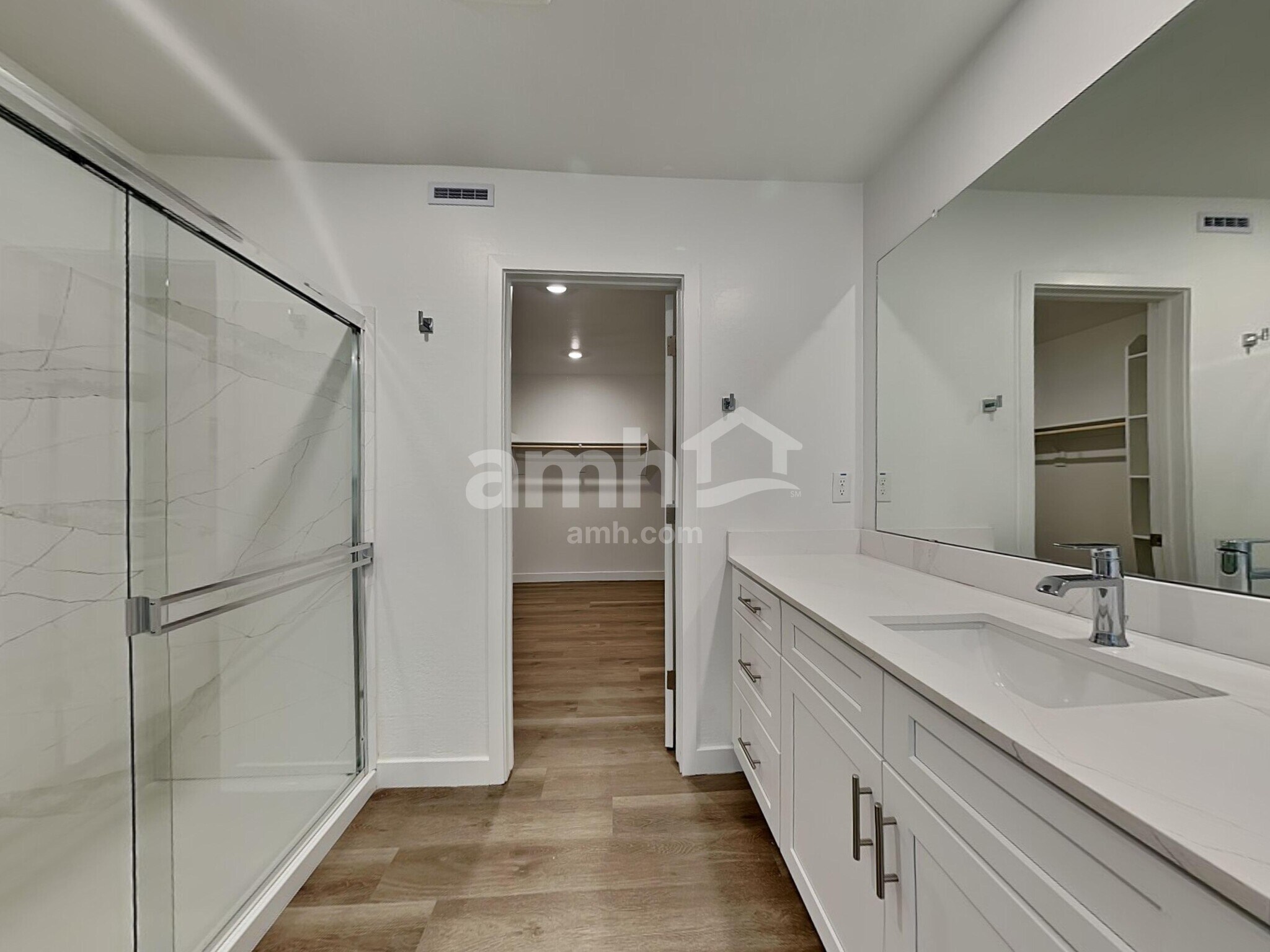 Building Photo - 20177 W Thomas Rd