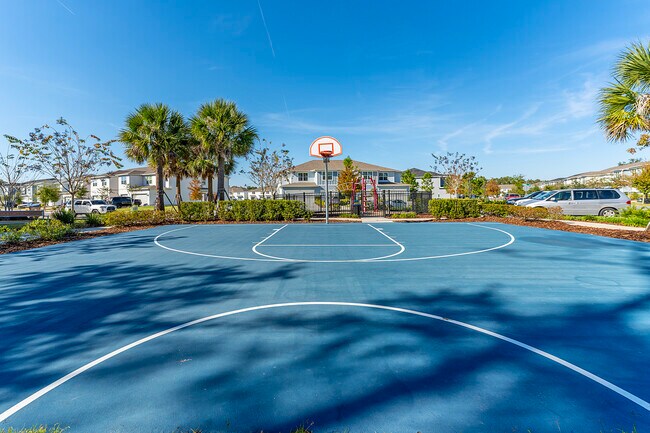 Building Photo - 4758 Kissimmee