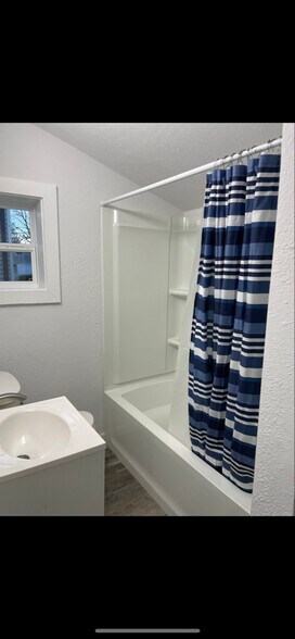 Building Photo - 114 W Charles St