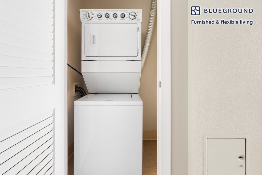 Building Photo - 185 Channel St