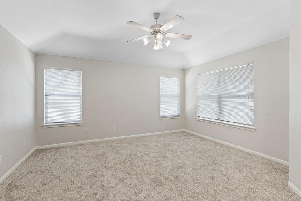 Building Photo - 1601 Briar Hill Dr