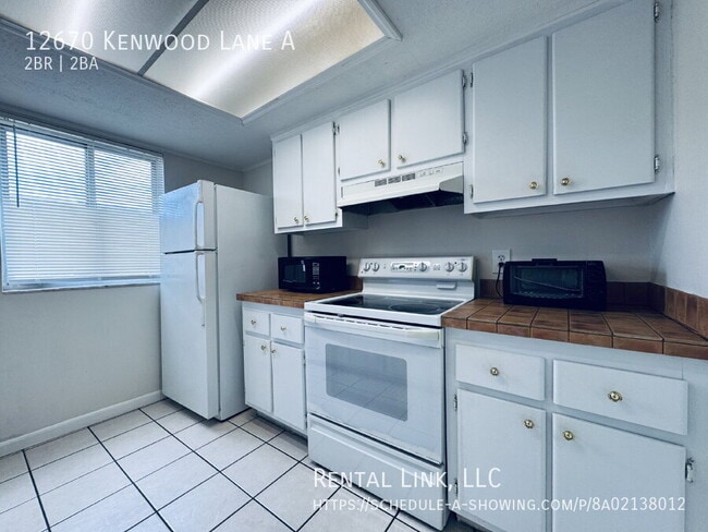 Building Photo - 12670 Kenwood Ln
