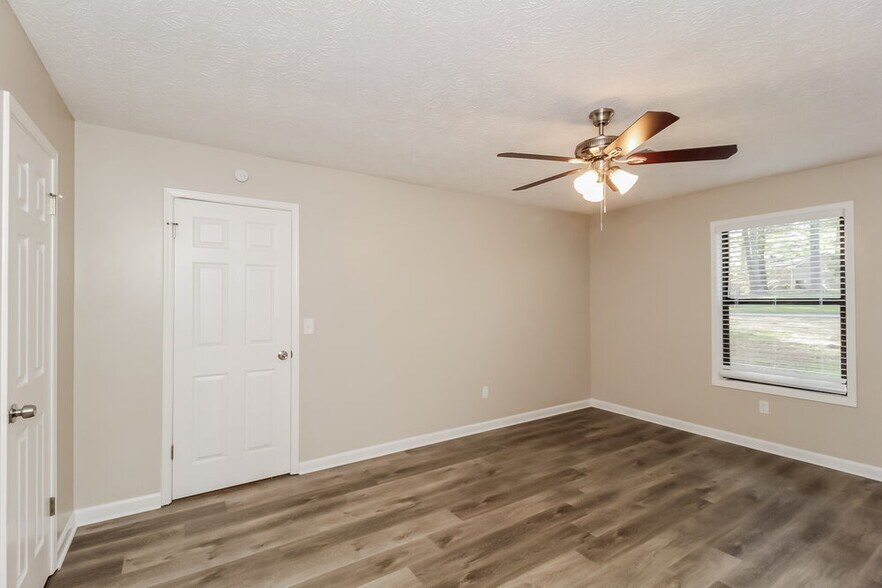 Building Photo - 3263 Mustang Dr