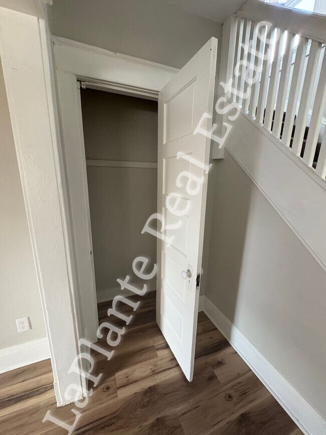 Building Photo - Freshly Updated 3-Bedroom Home on Greenwoo...