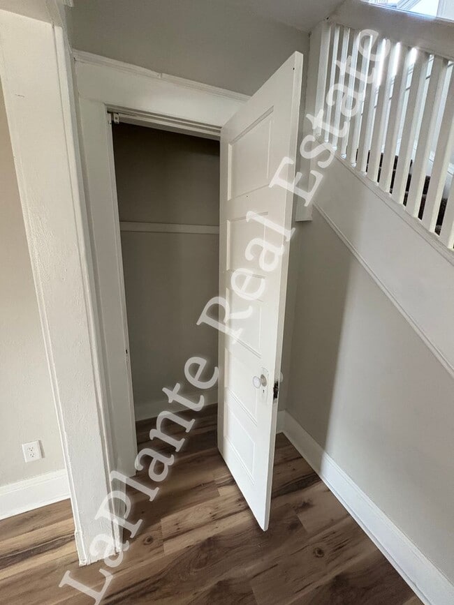 Building Photo - Freshly Updated 3-Bedroom Home on Greenwood Ave