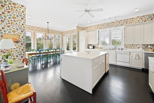 Building Photo - 64 Tradewind Ct