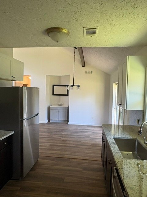 Building Photo - 4610 Greenbriar Trail SW