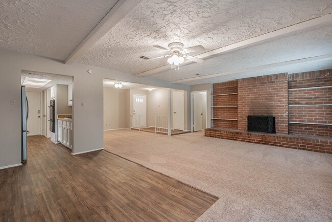 Building Photo - 6015 Knotty Post Ln