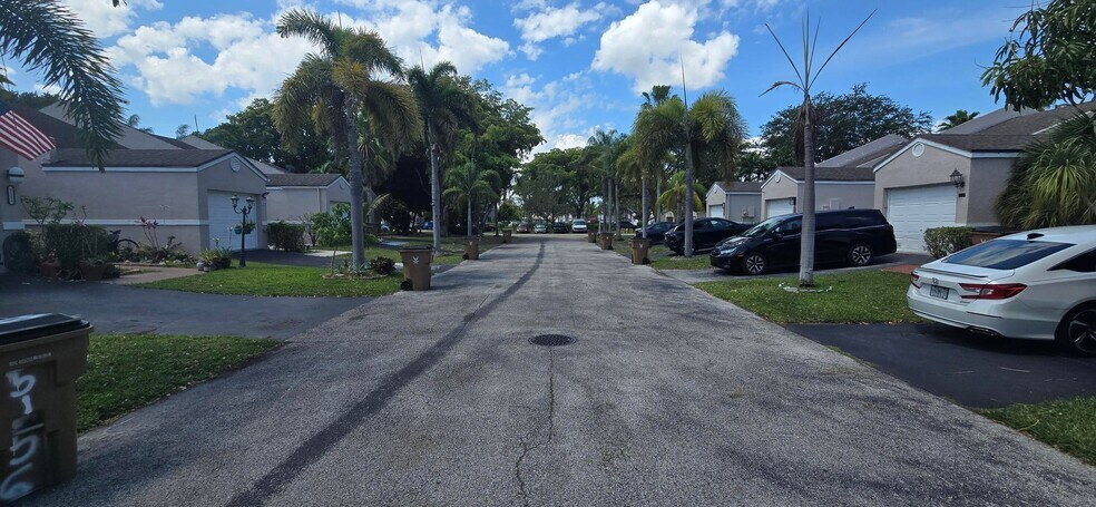 Building Photo - 5161 NW 11th Ln