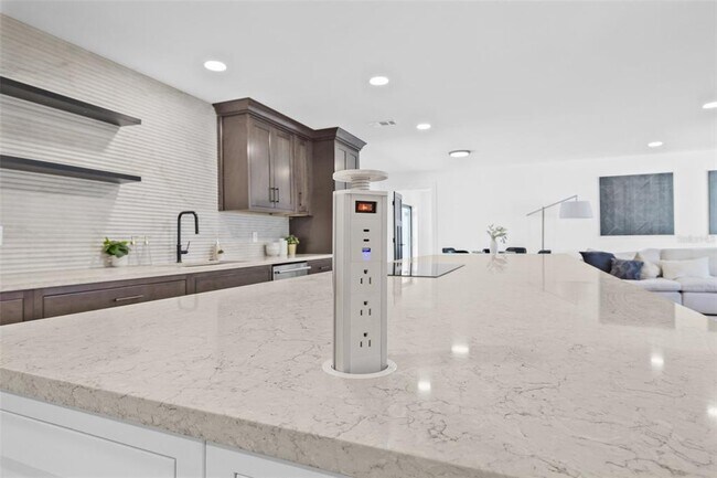 Building Photo - 4495 Clearwater Harbor Dr