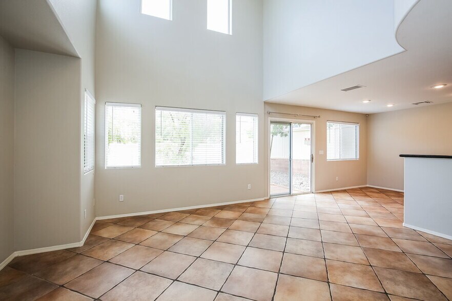 Building Photo - 977 Alfonso Ave