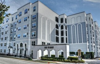 Building Photo - 202 E South St