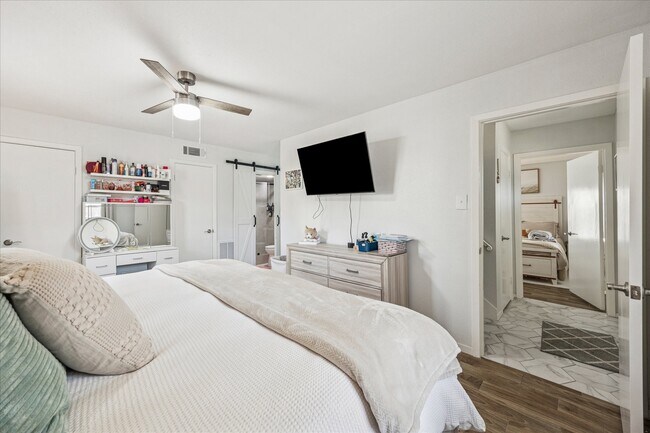 Building Photo - 18109 Heritage Ln