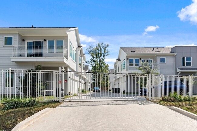 Building Photo - 851 Prosper St