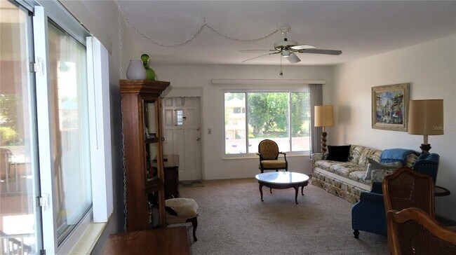 Building Photo - 2457 Ecuadorian Way