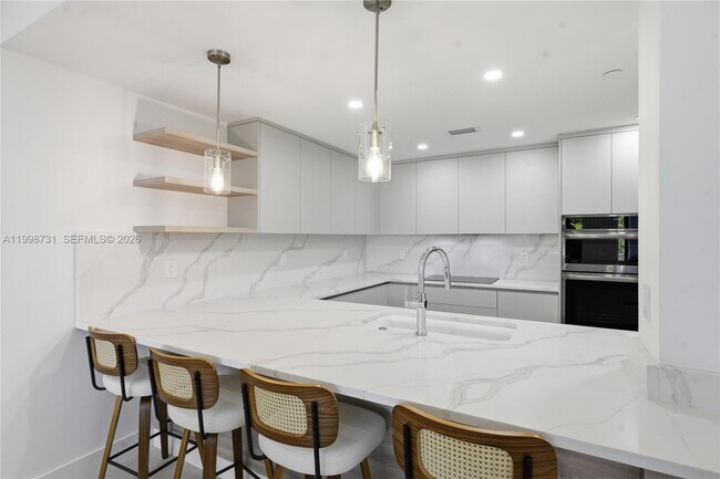 Building Photo - 251 Crandon Blvd