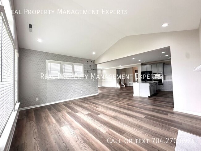 Building Photo - 6511 Wildbrook Dr