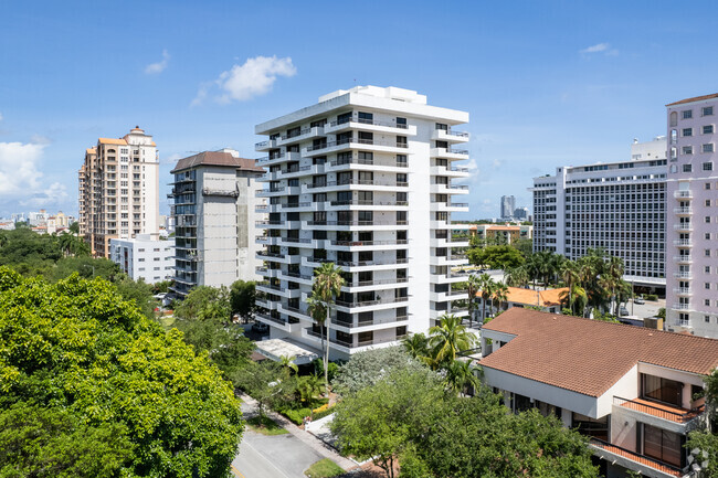 Building Photo - Granada Park Condominiums