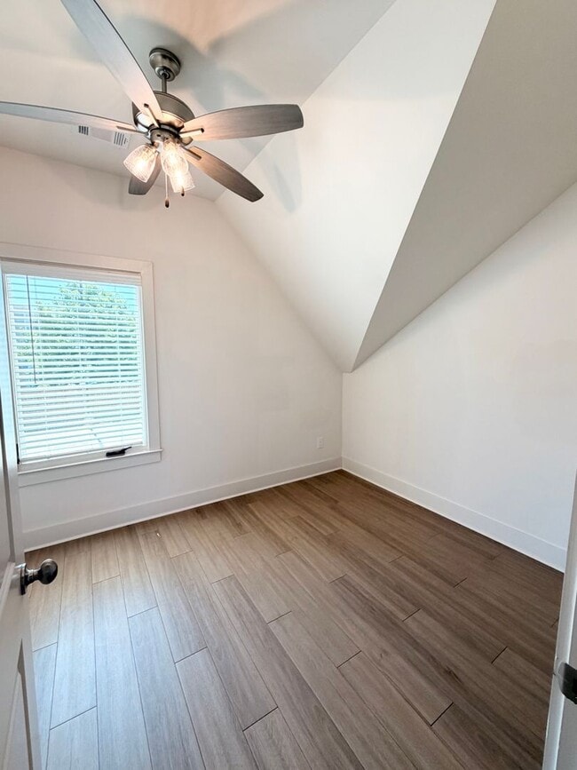 Building Photo - 310 E Thach Ave