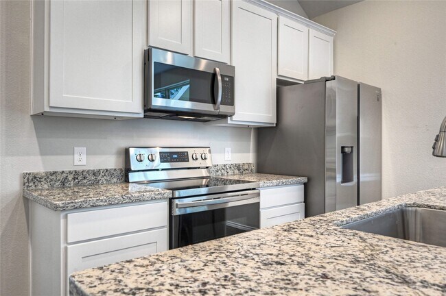 Building Photo - 11779 White Cedar St