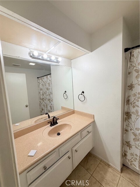 Building Photo - 5948 Quiroz Dr