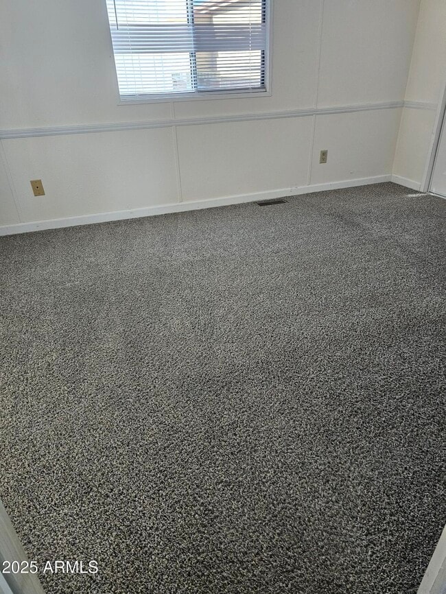 Building Photo - 6162 S Pinehurst Dr