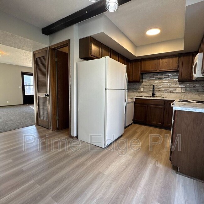 Primary Photo - 6235 Holdrege St