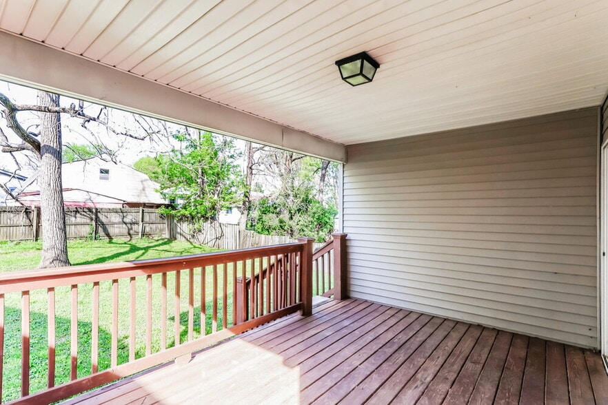 Building Photo - 1822 Jefferson Ave