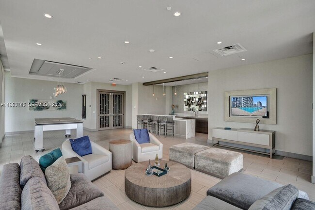 Building Photo - 5300 Paseo Blvd