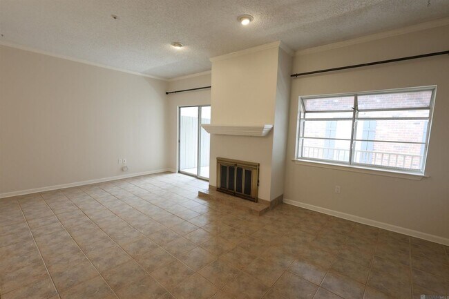Building Photo - 7640 Lasalle Ave