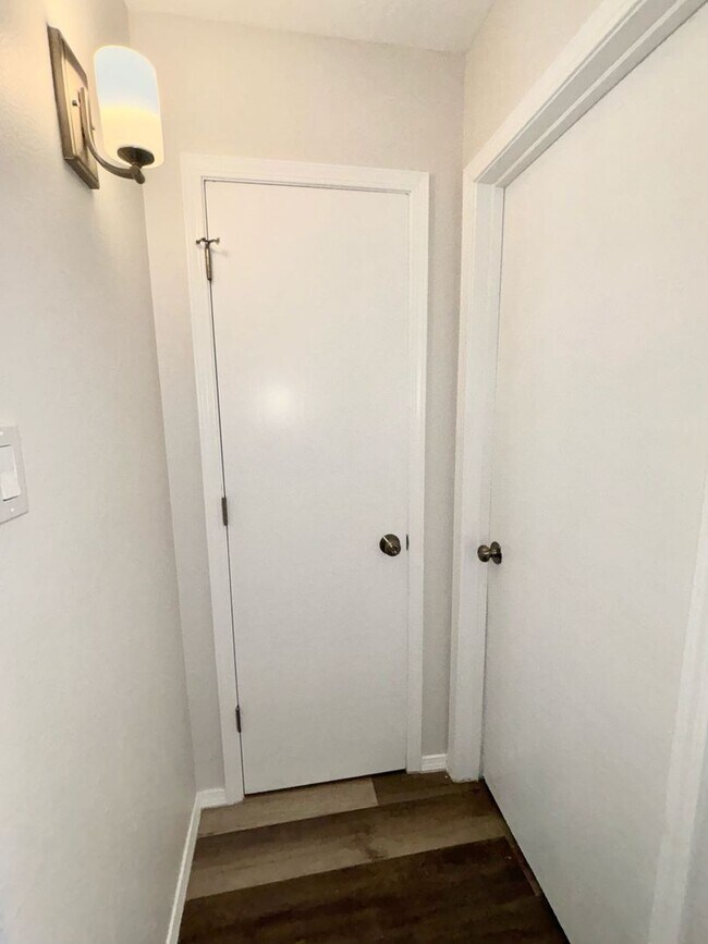 Building Photo - $100 OFF First Month’s Rent!LIMITED-TIME O...