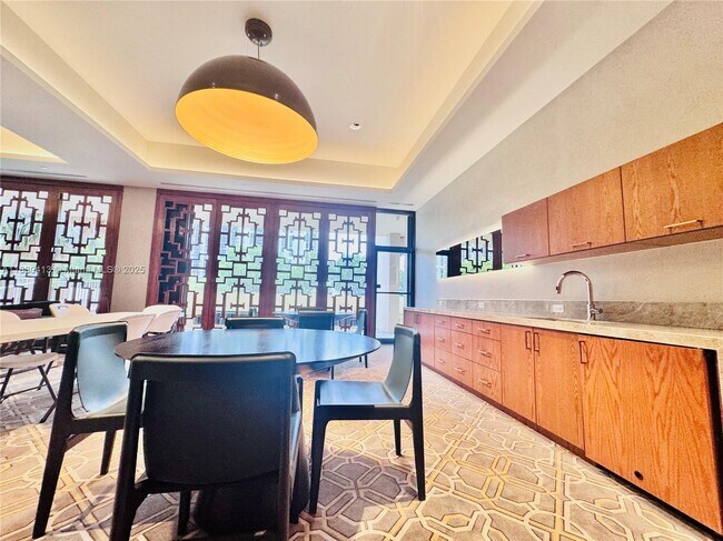 Building Photo - 11113 Biscayne Blvd