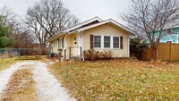 Building Photo - AVAILABLE AUGUST 1st - Cute 2 Bedroom  Hou...